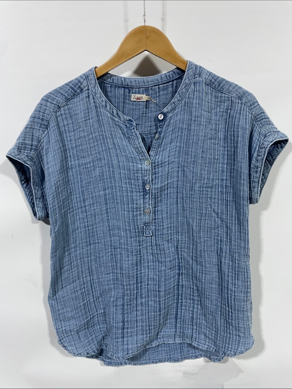 Faherty Lightweight Blue Short-Sleeve Button Henley